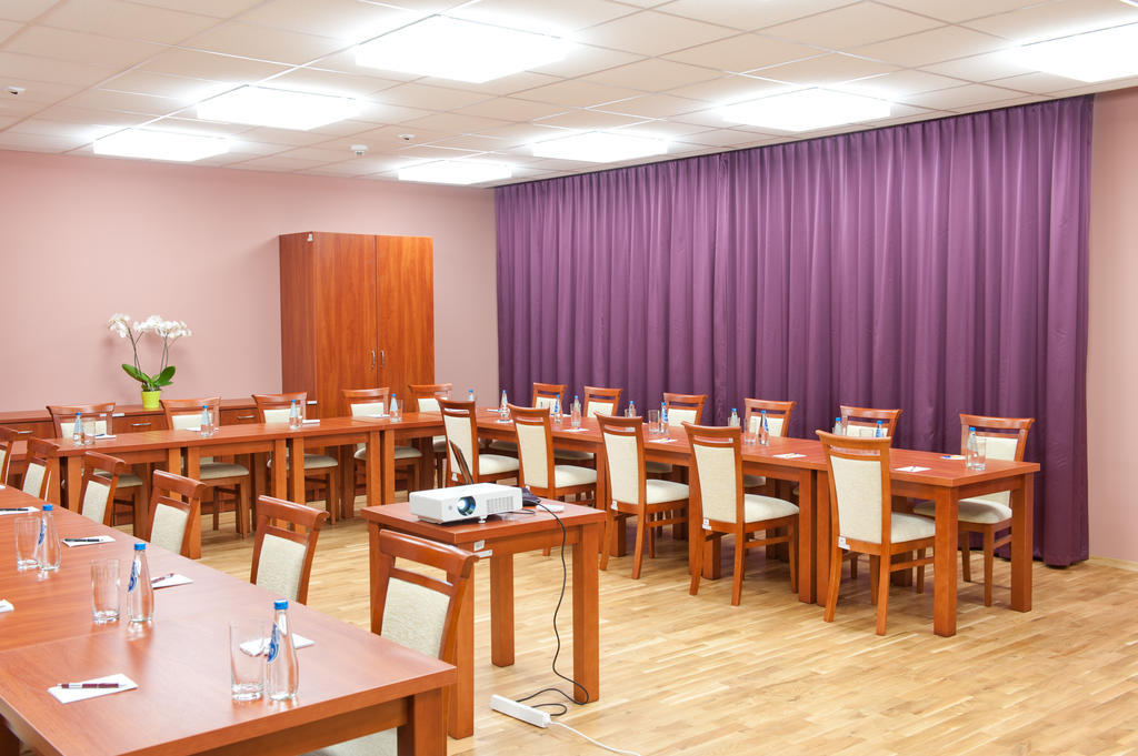 Ckm Centrum Konferencyjne Mazowsze Otrebusy Экстерьер фото