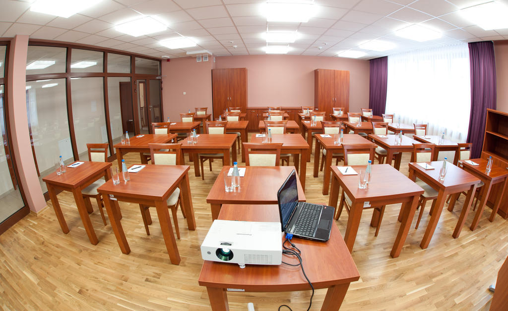 Ckm Centrum Konferencyjne Mazowsze Otrebusy Экстерьер фото