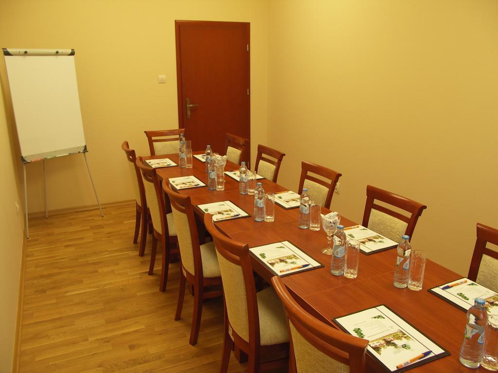 Ckm Centrum Konferencyjne Mazowsze Otrebusy Экстерьер фото