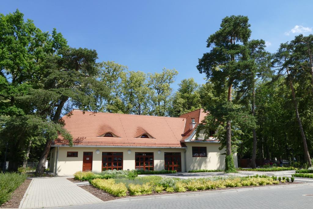 Ckm Centrum Konferencyjne Mazowsze Otrebusy Экстерьер фото