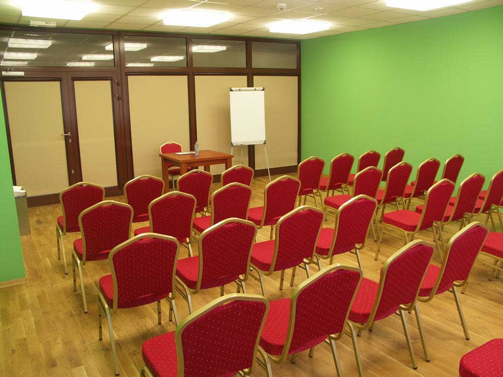 Ckm Centrum Konferencyjne Mazowsze Otrebusy Экстерьер фото