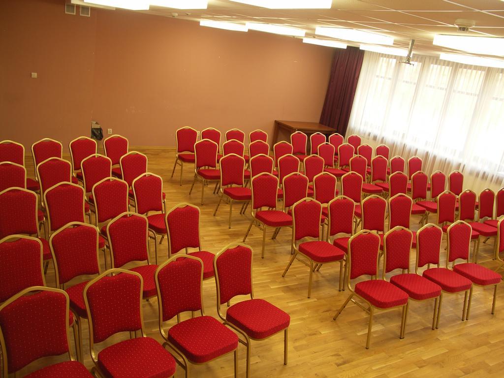Ckm Centrum Konferencyjne Mazowsze Otrebusy Экстерьер фото