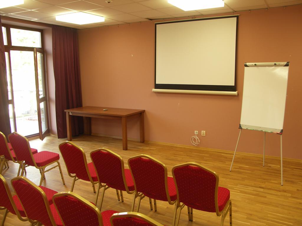 Ckm Centrum Konferencyjne Mazowsze Otrebusy Экстерьер фото